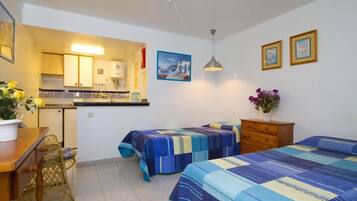 Estudio, 2 camas individuales