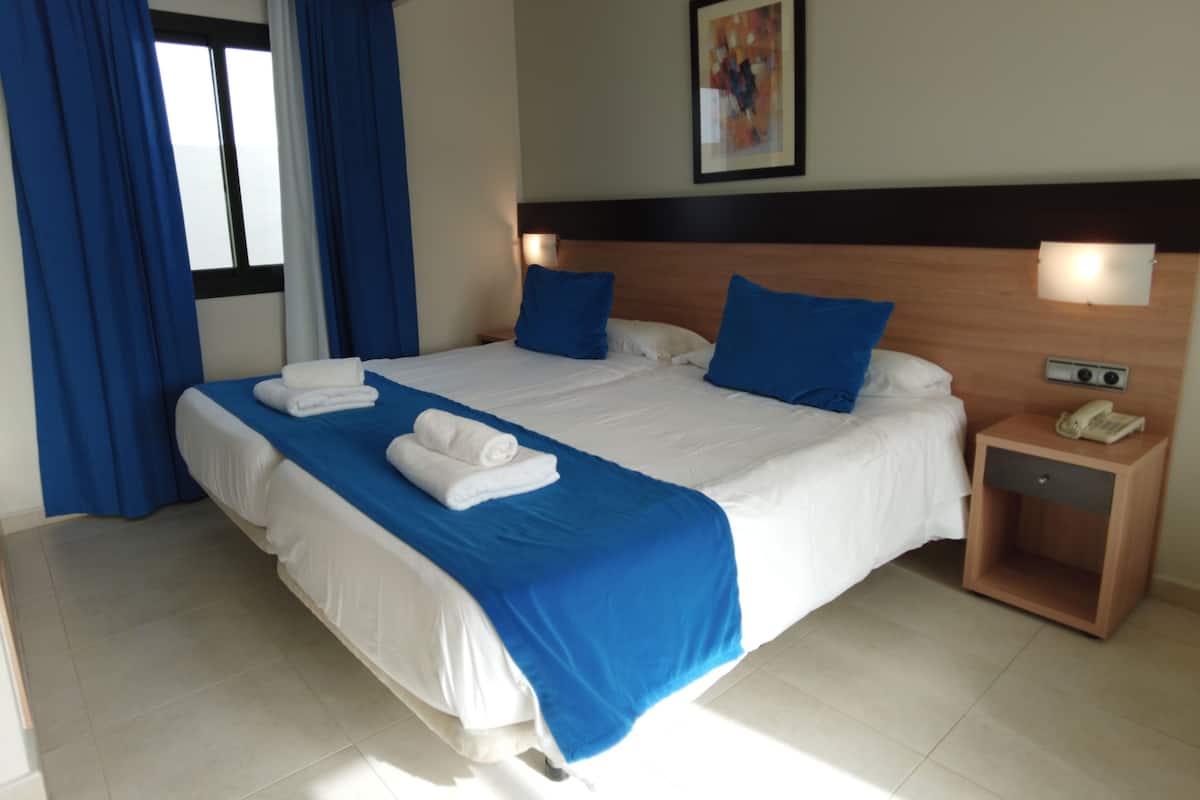 1 bedroom, minibar, desk, blackout curtains