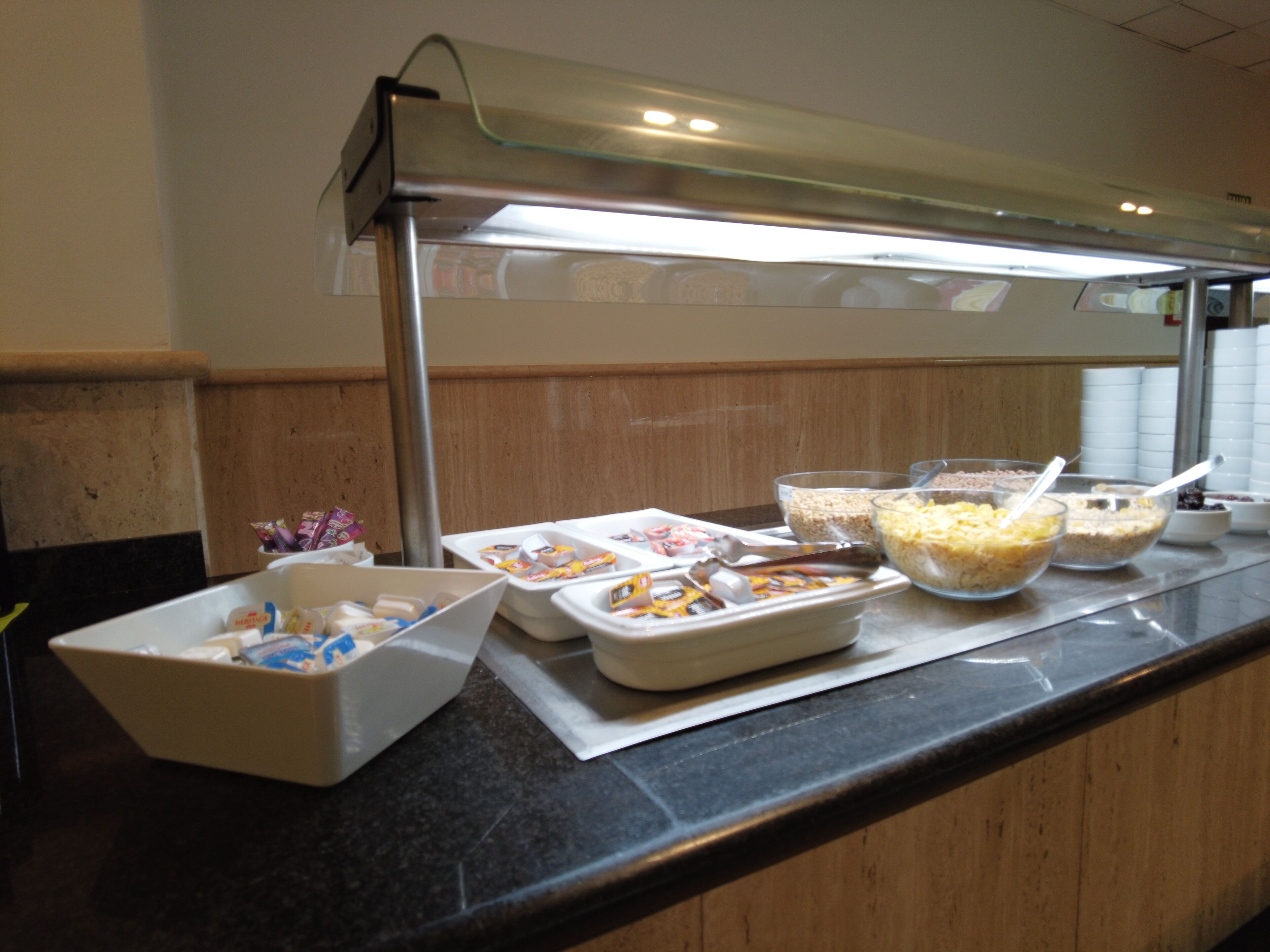 breakfast, lunch and dinner served