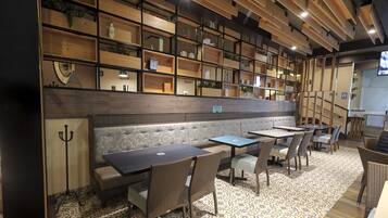 Breakfast, lunch and dinner served