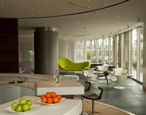 Lobby lounge