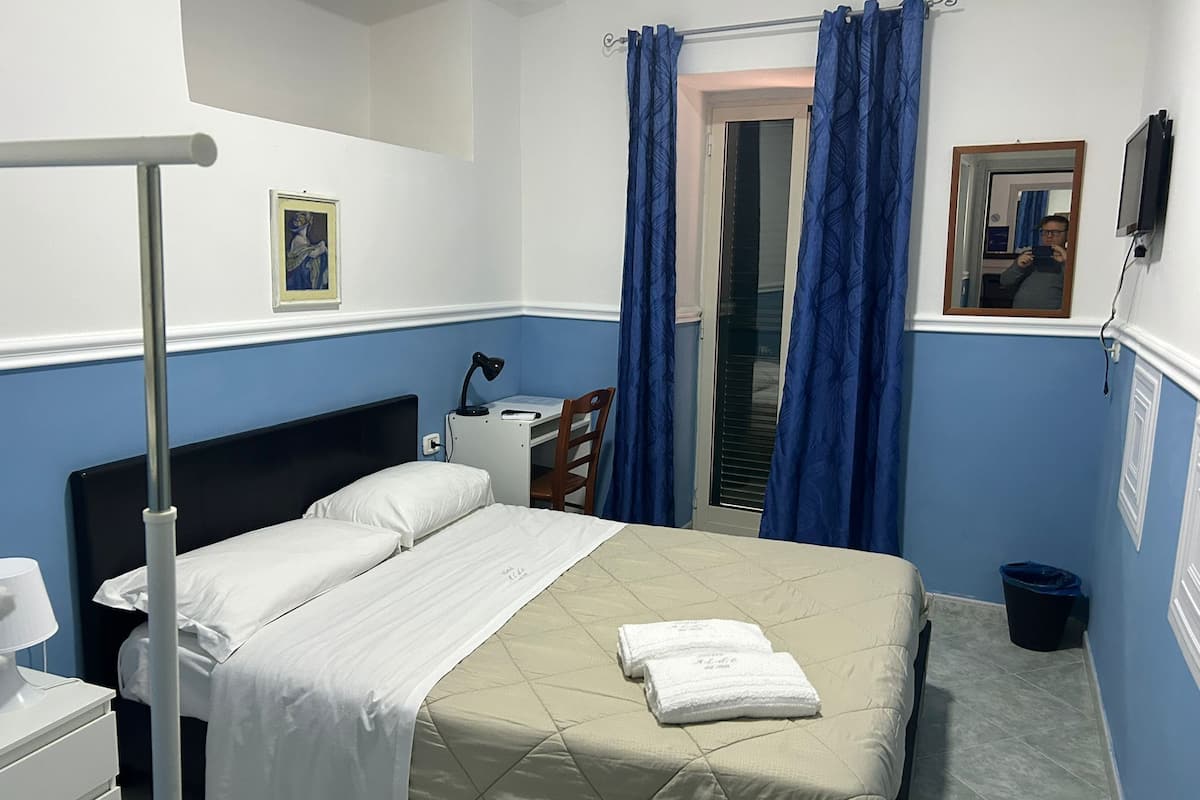 Chambre Classique | Bureau, chambres insonorisées, fer et planche à repasser, Wi-Fi gratuit