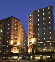 Fachada del alojamiento - Noche