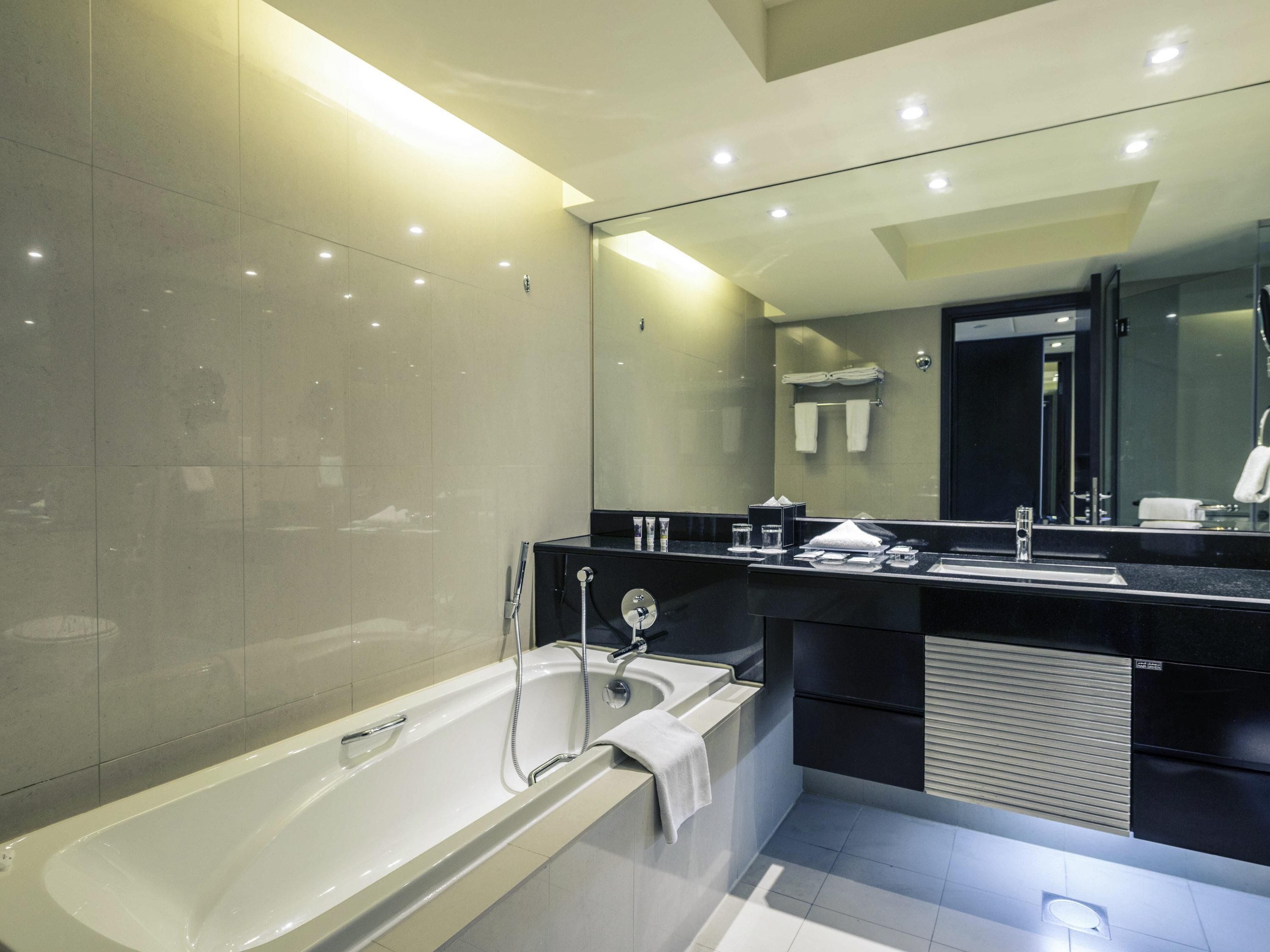 Literie de qualité supérieure, coffres-forts dans les chambres, bureau