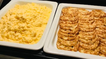 Café da manhã com buffet grátis todos os dias