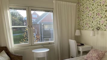 1 habitación, ropa de cama hipoalergénica y escritorio