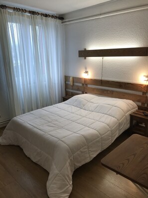 Kahden hengen perushuone | Vuodevaatteet