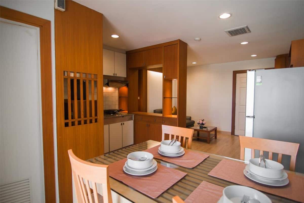 1 bedroom hotel | in-room dining