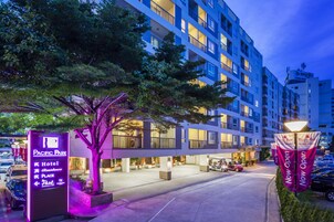 Front of property - evening/night