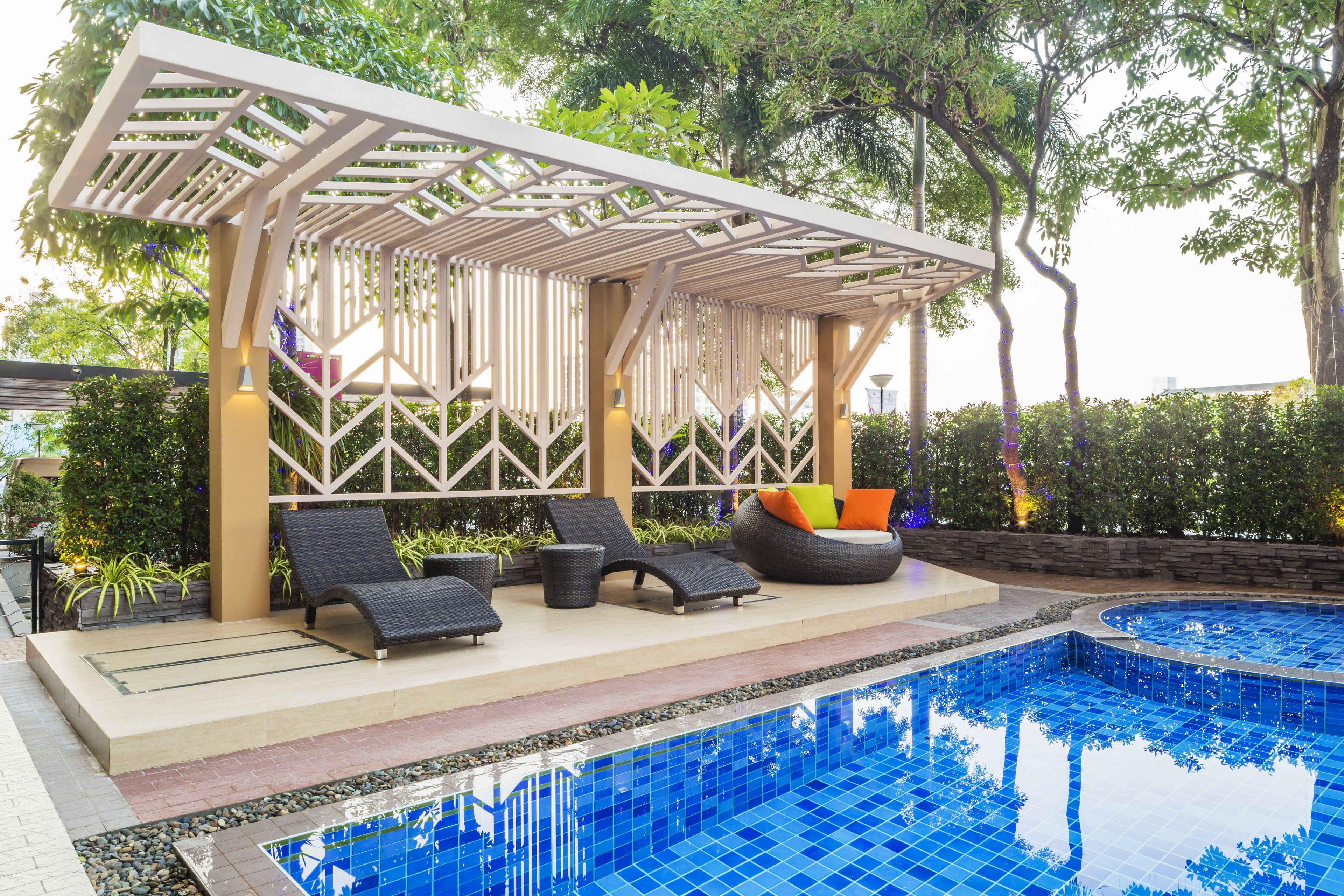 outdoor pool, pool loungers