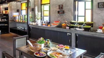 Daily buffet breakfast (THB 250 per person)