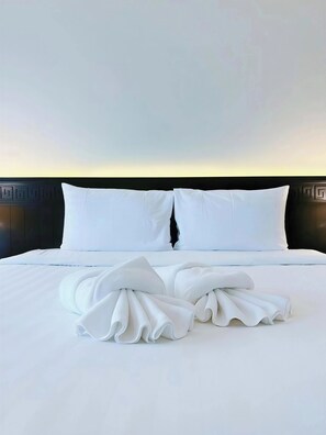 Free minibar items, laptop workspace, blackout drapes, free WiFi - Phuketa Hotel Phuket Town (Ratsada)