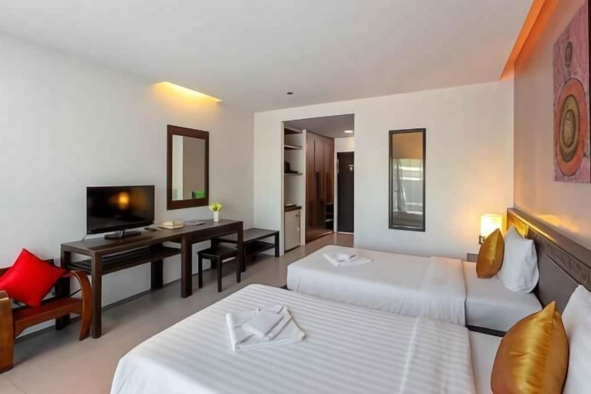 Free minibar items, laptop workspace, blackout curtains, free WiFi