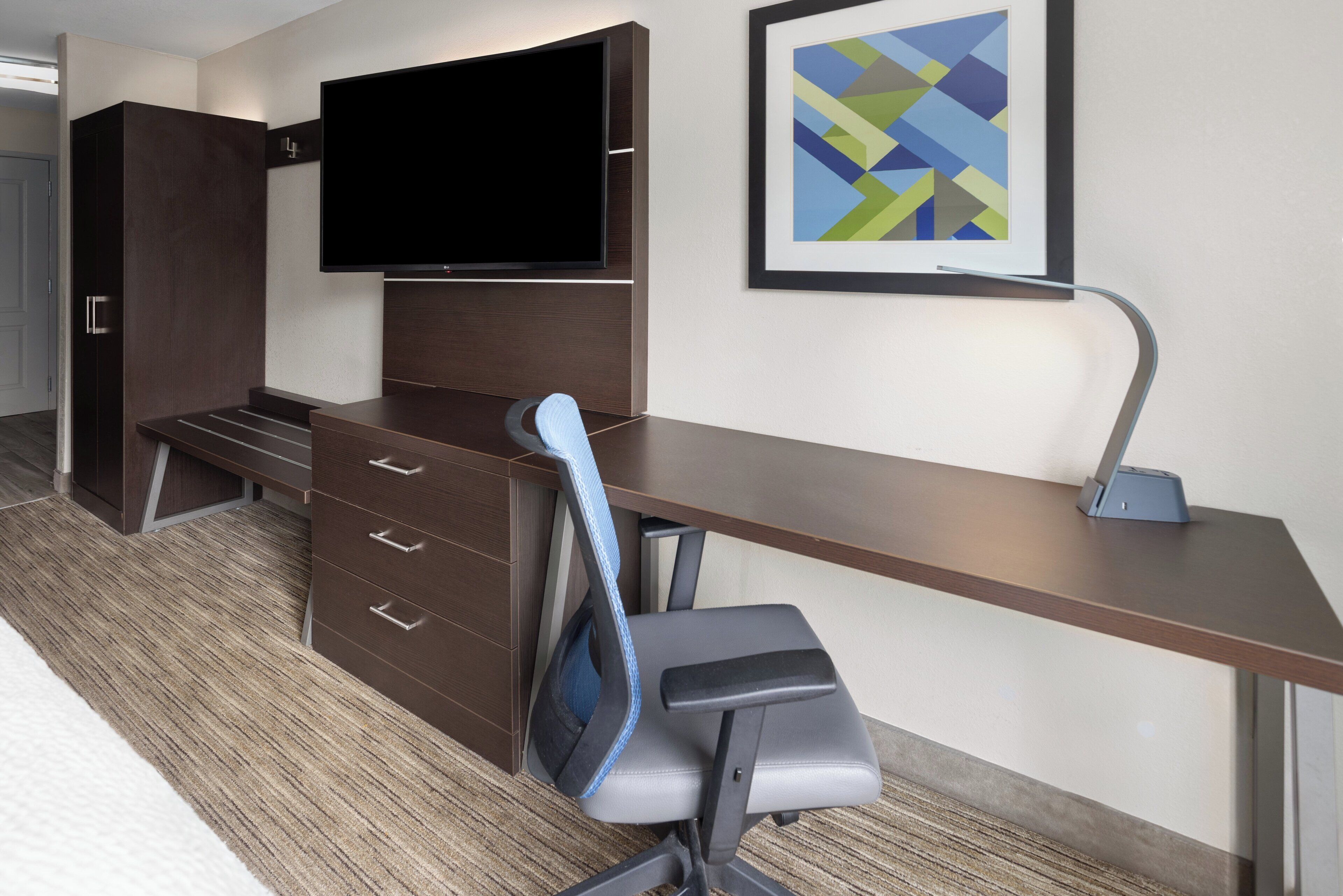 in-room safe, individually furnished, desk, laptop workspace