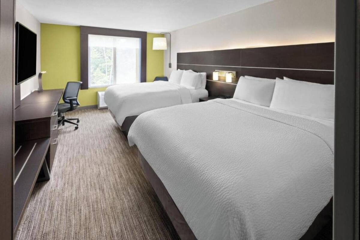 In-room safe, desk, laptop workspace, blackout curtains