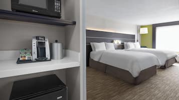 Habitación, 2 camas Queen size, para no fumadores | Caja de seguridad en la habitación, muebles diferentes y escritorio