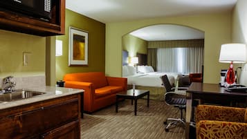 1 bedroom, in-room safe, desk, blackout curtains