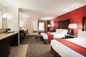 Premium bedding, pillow-top beds, minibar, in-room safe - Holiday Inn Oceanside Camp Pendleton Area by IHG (Oceanside)