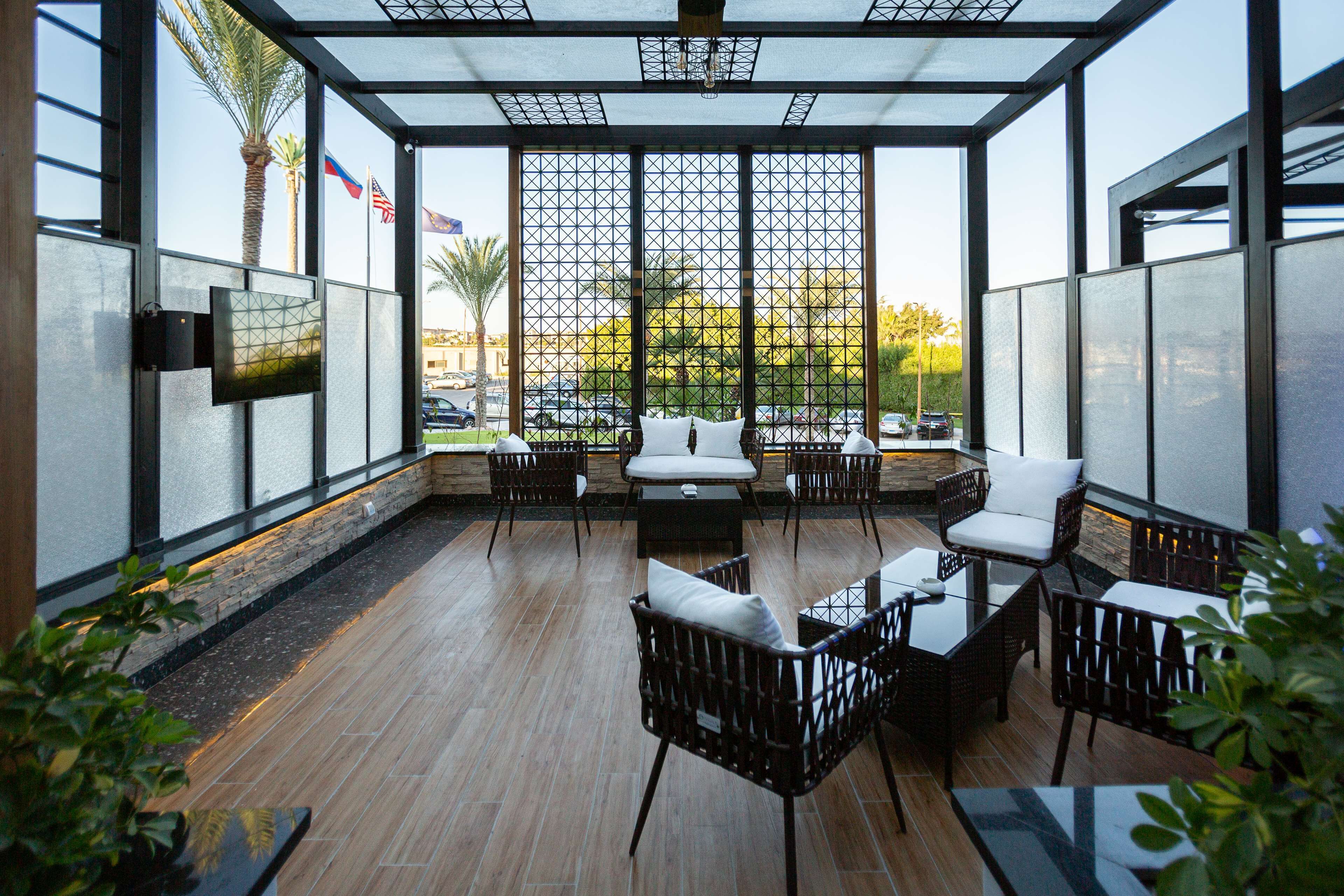 piano bar, garden views, open 24 hours a day