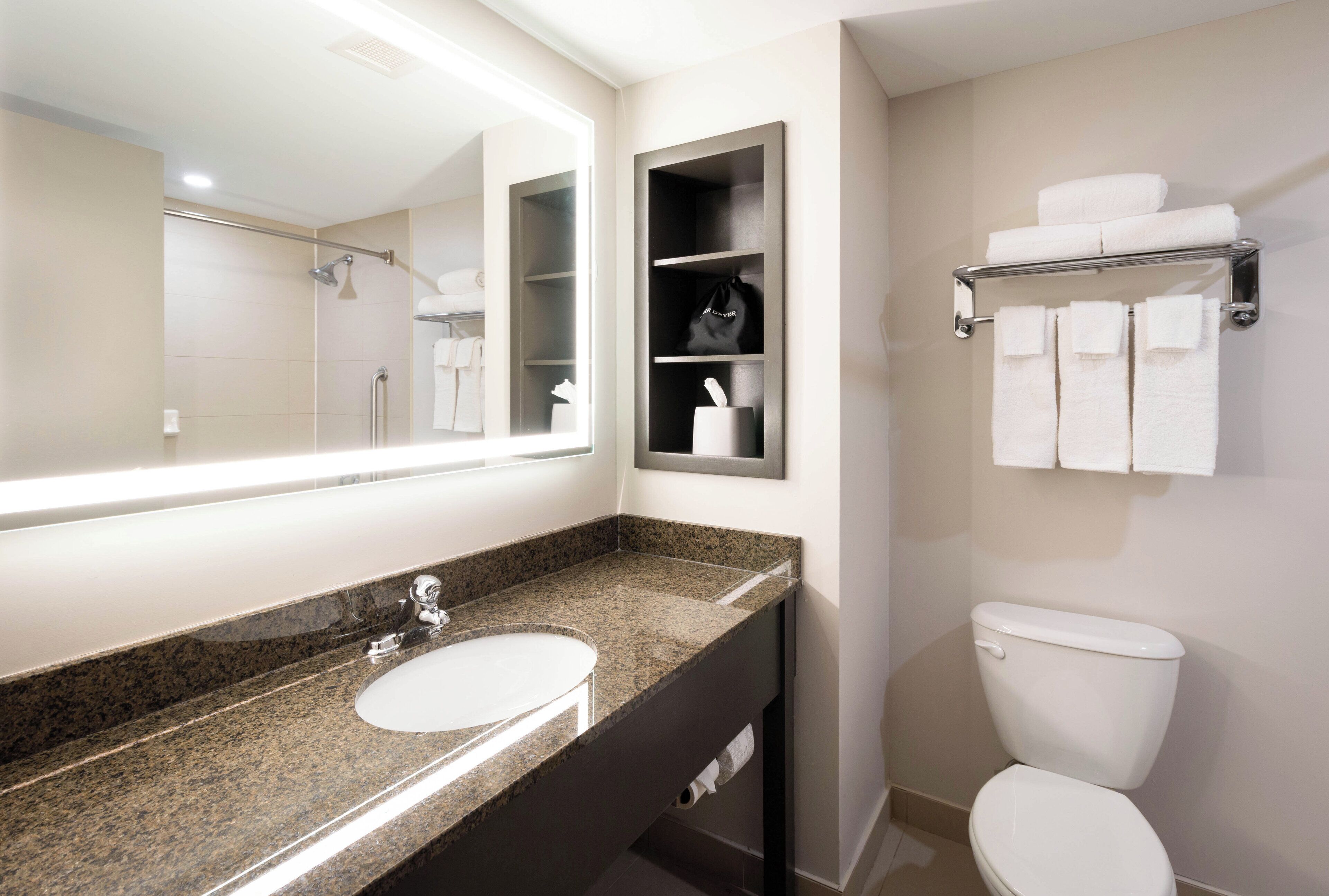 Photo - Holiday Inn Express Kingston Central by IHG