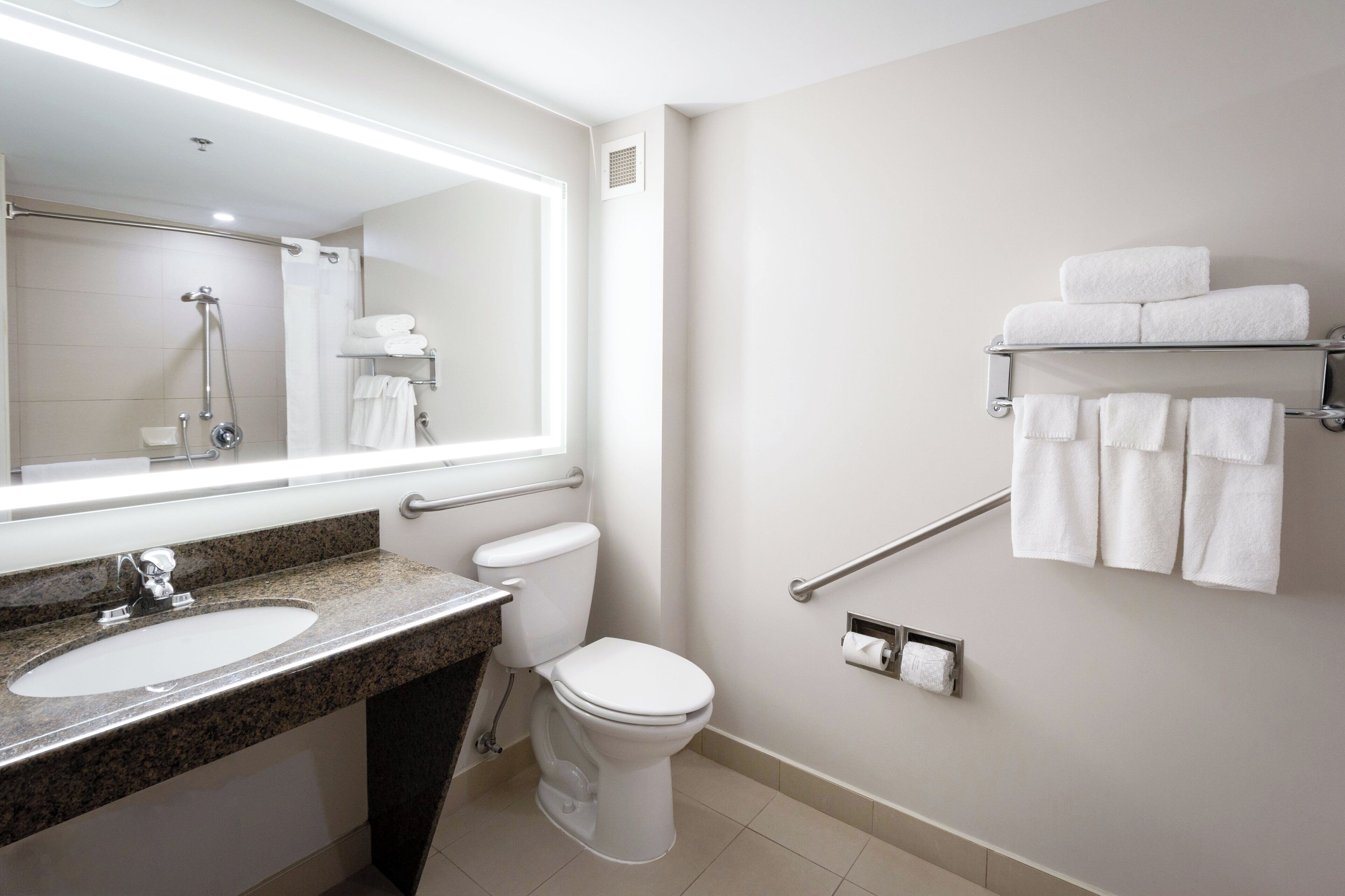 Hårføner og håndklær