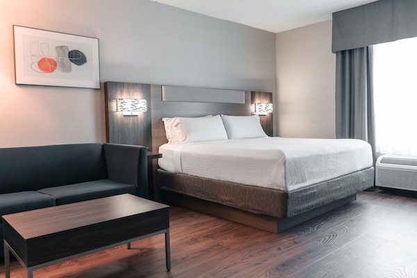 Holiday Inn Express & Suites Kingston Central By Ihg - Kingston, Canadá