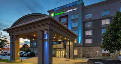 Holiday Inn Express & Suites Kingston Central by IHG