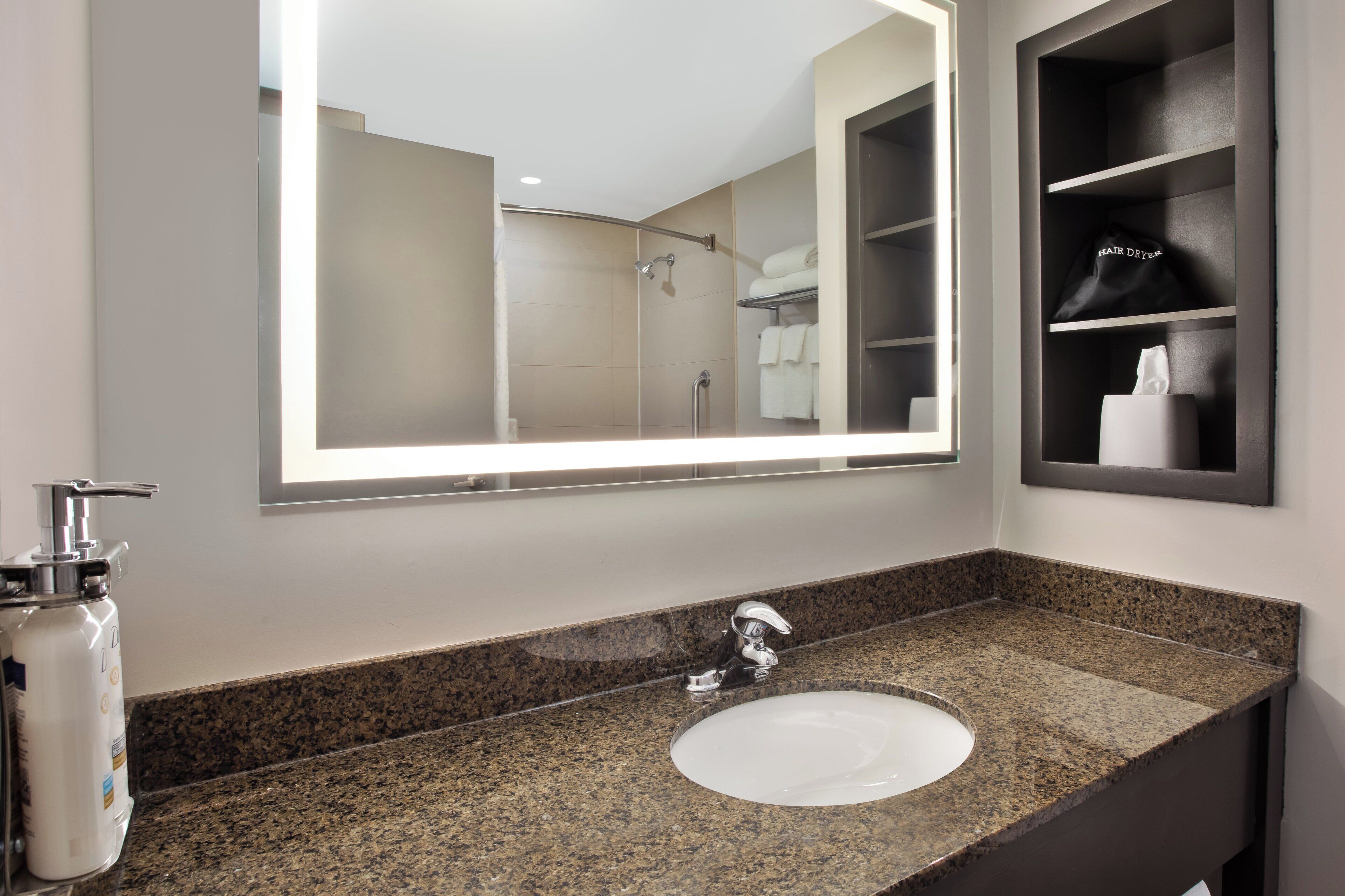 Photo - Holiday Inn Express & Suites Kingston Central by IHG