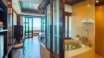 Deluxe Suite, Sea View | 1 bedroom, hypo-allergenic bedding, minibar, in-room safe