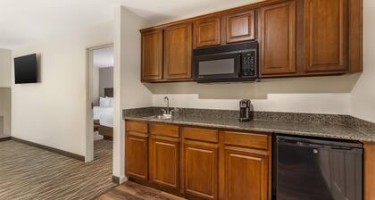 Best Western Plus Valdosta Hotel & Suites