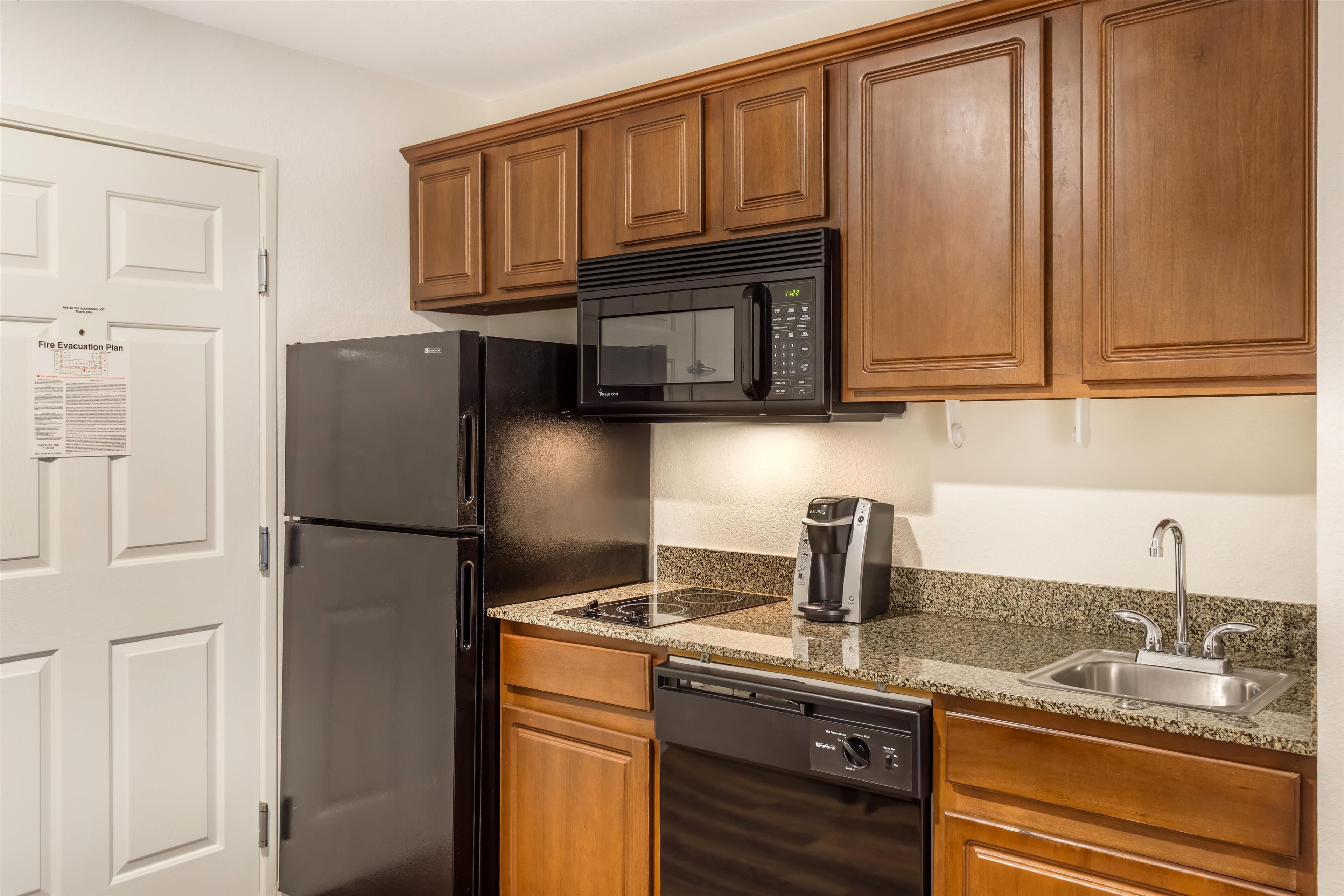 standard room, 1 king bed, non smoking, kitchen | desk, laptop workspace, iron/ironing board, rollaway beds