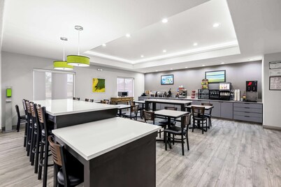 Best Western Palace Inn & Suites