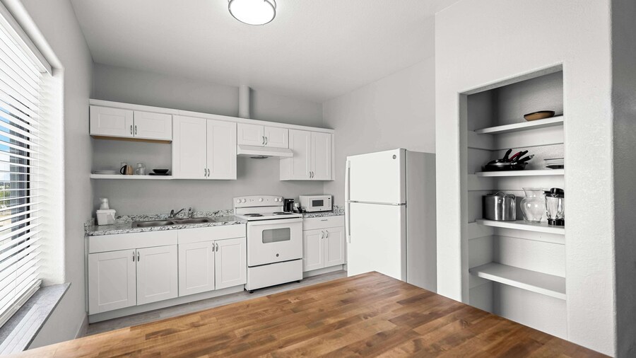 Best Western Palace Inn & Suites