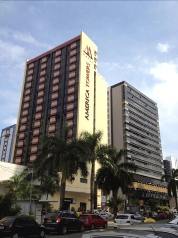 Front of property - América Towers Hotel (Salvador)