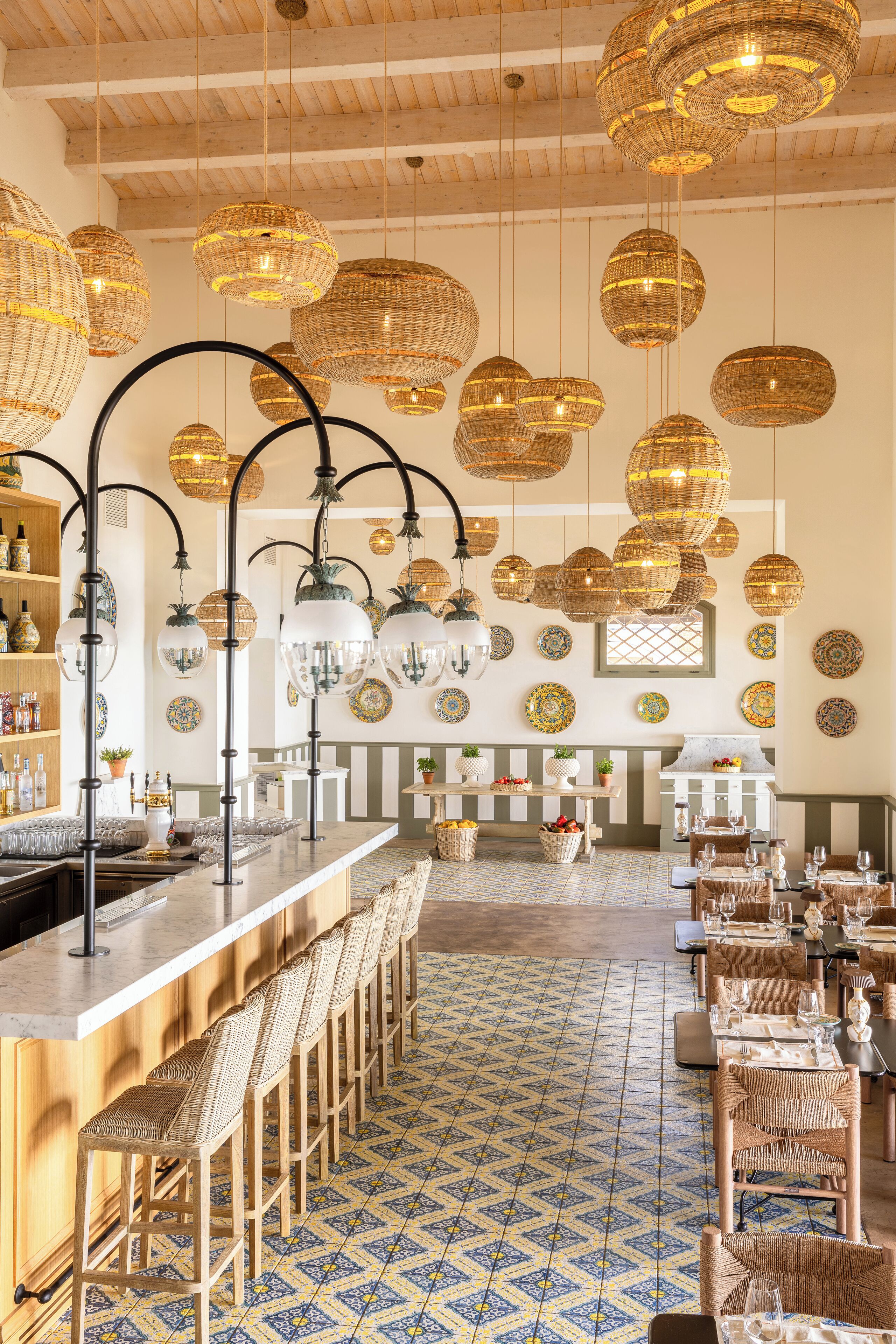 4 restaurants, spécialités Cuisine méditerranéenne