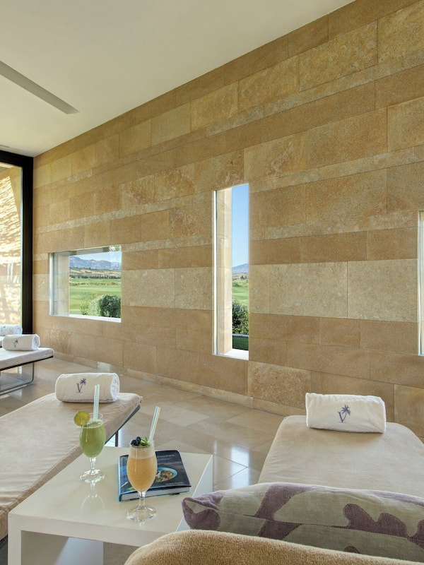 Couples treatment rooms, sauna, Turkish bath, body treatments