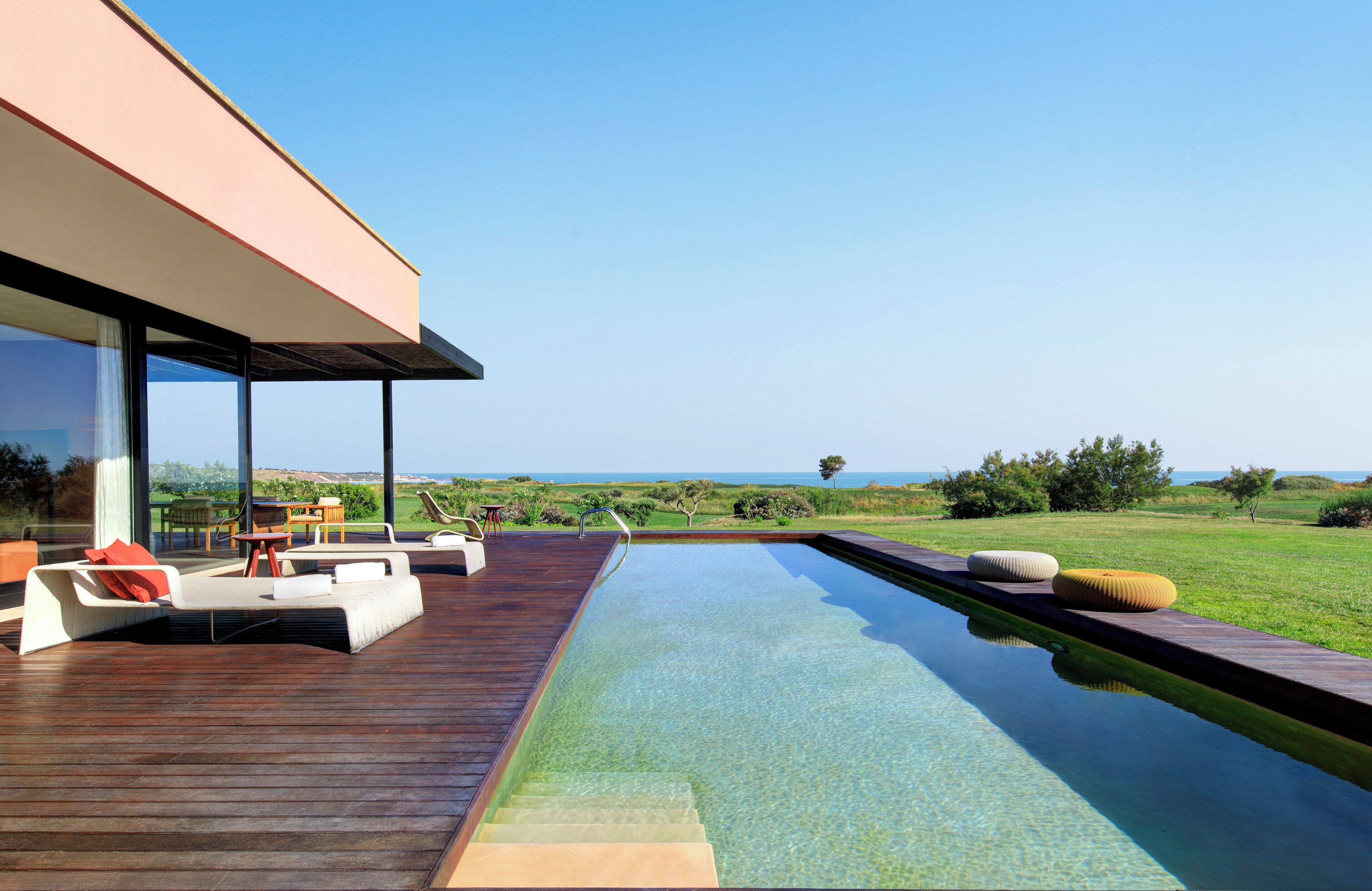 Minibar, safe på rommet, skrivebord og lydisolert