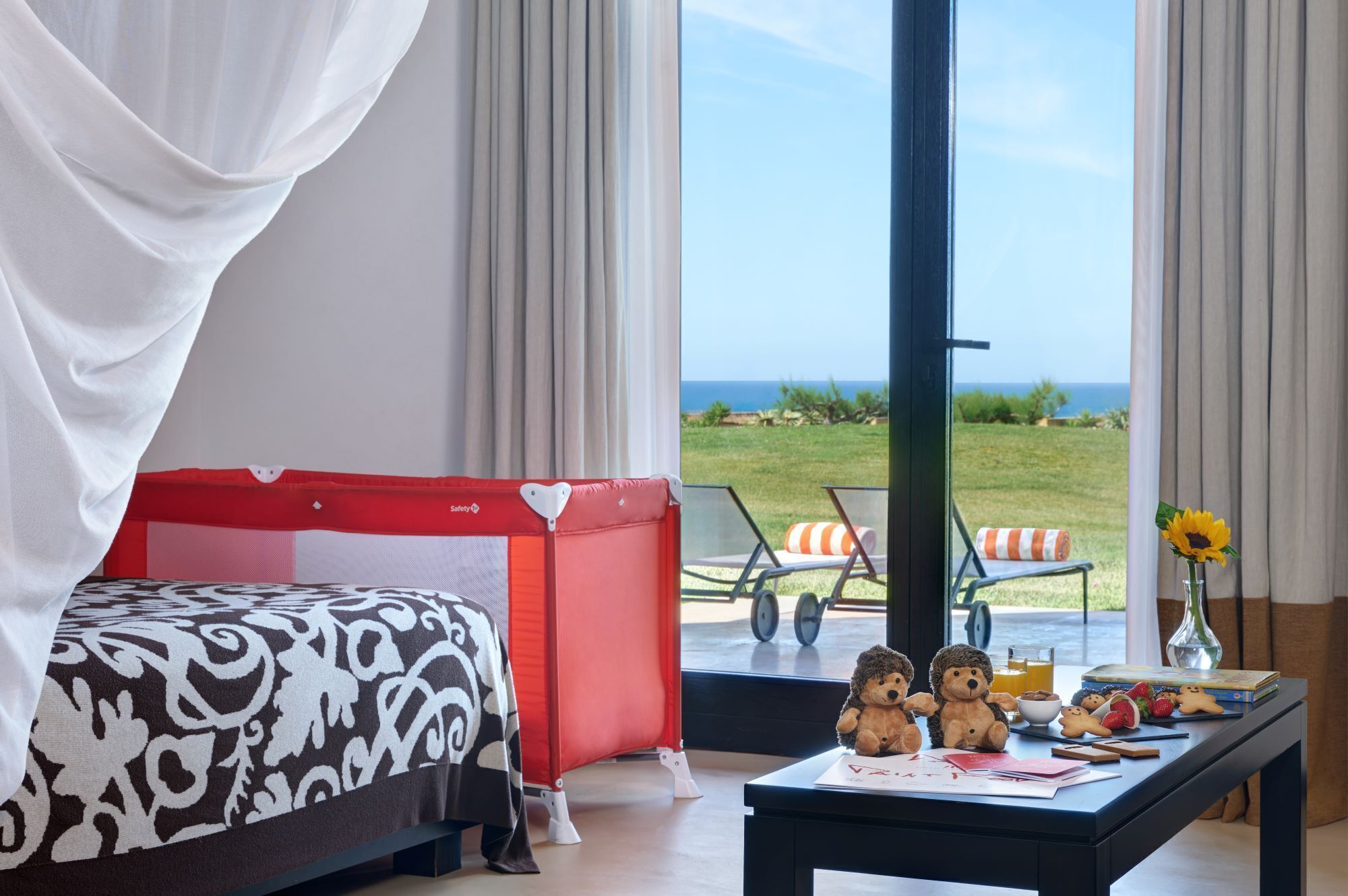 Family Room, 2 Bedrooms