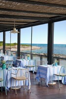 4 restaurants; breakfast, lunch and dinner served 