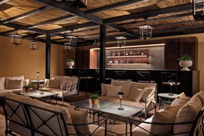 2 Bars/Lounges, Cocktailbar