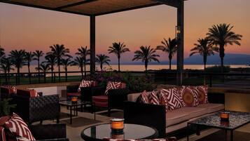 2 Bars/Lounges, Cocktailbar