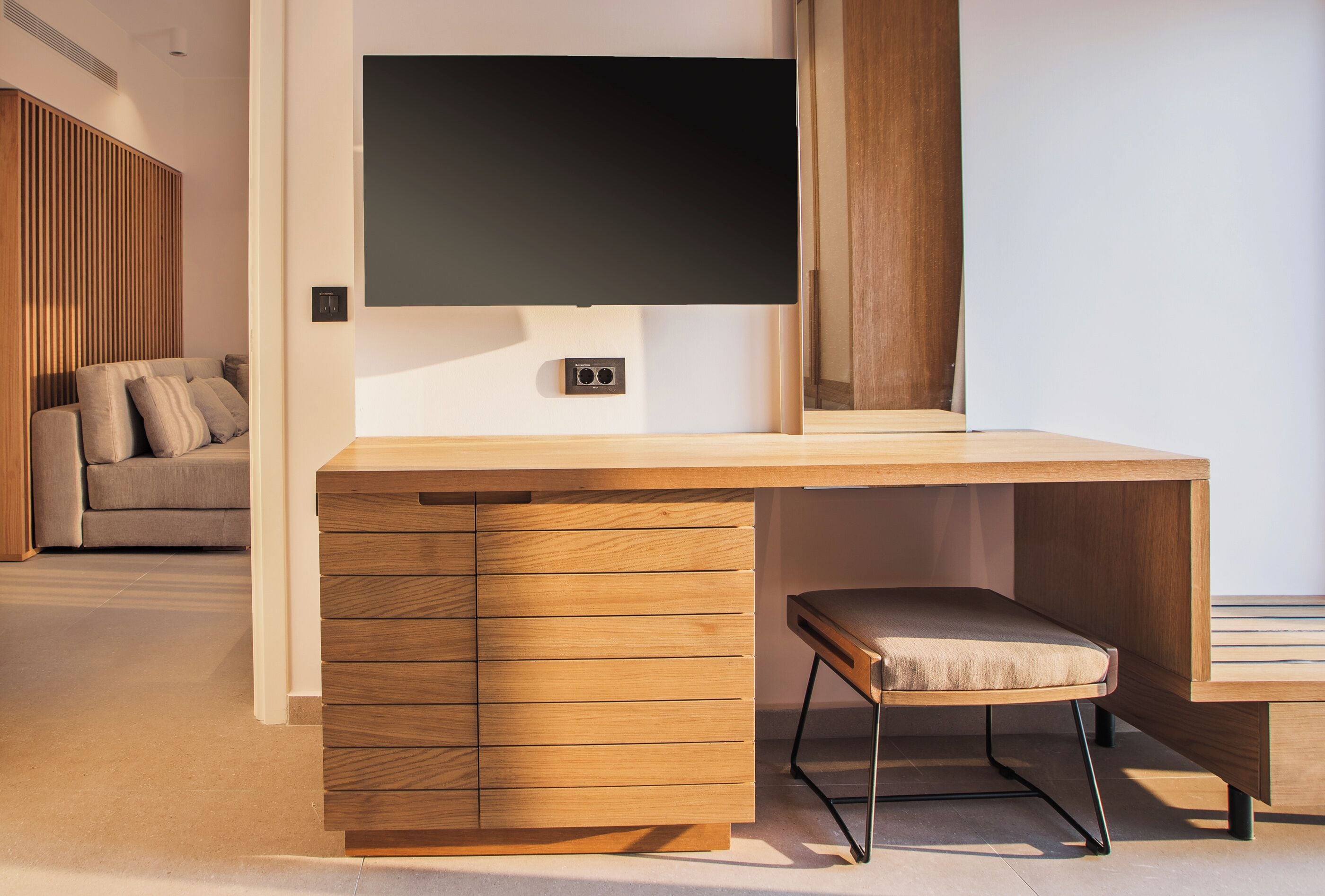 executive suite | in-room safe, blackout curtains, soundproofing, free cots/infant beds