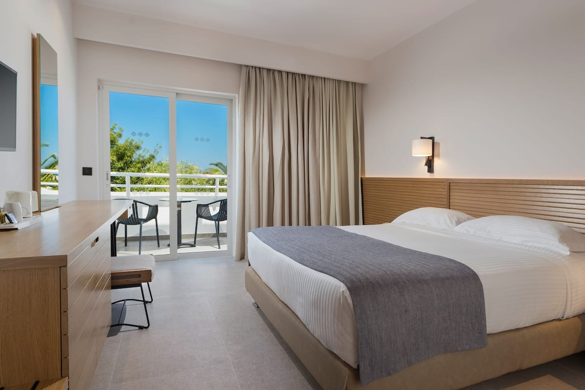 in-room safe, blackout curtains, soundproofing, free cots/infant beds