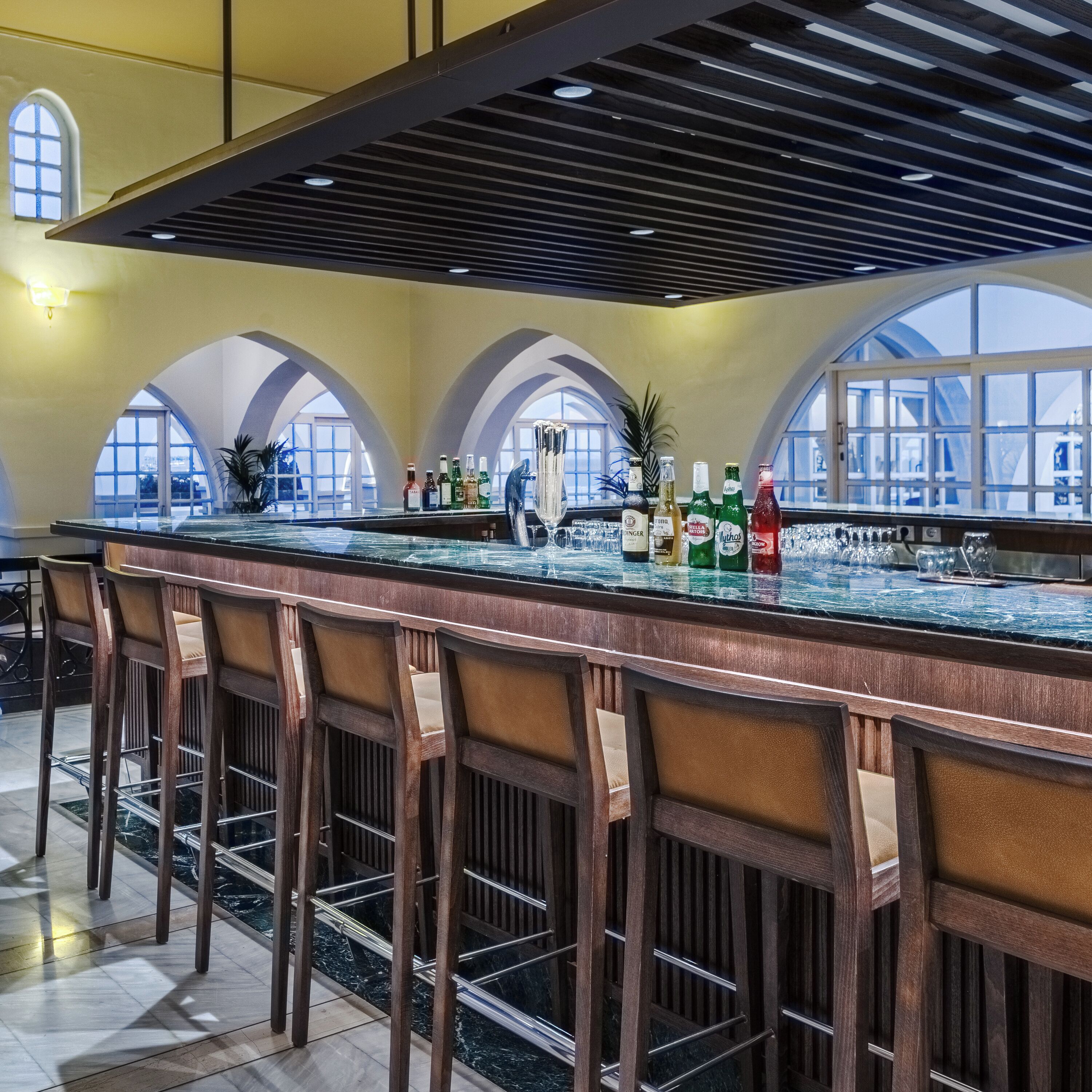 2 bars/lounges, poolside bar