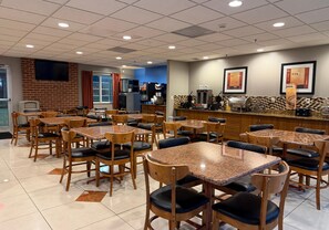 Breakfast area - SureStay by Best Western South Bend (South Bend)