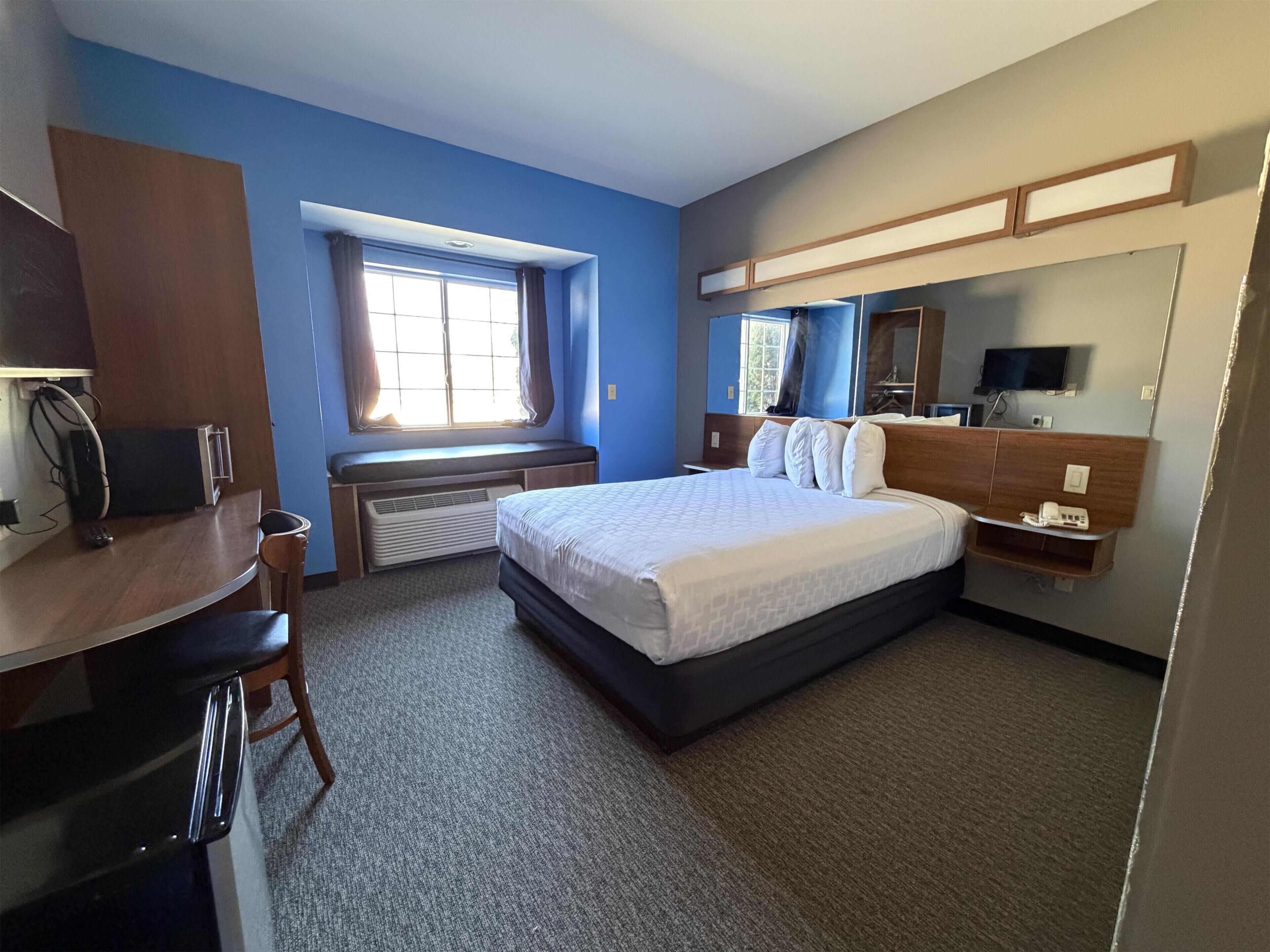 Chambre Standard, 1 grand lit, accessible aux personnes à mobilité réduite | Bureau, espace de travail pour ordinateur portable