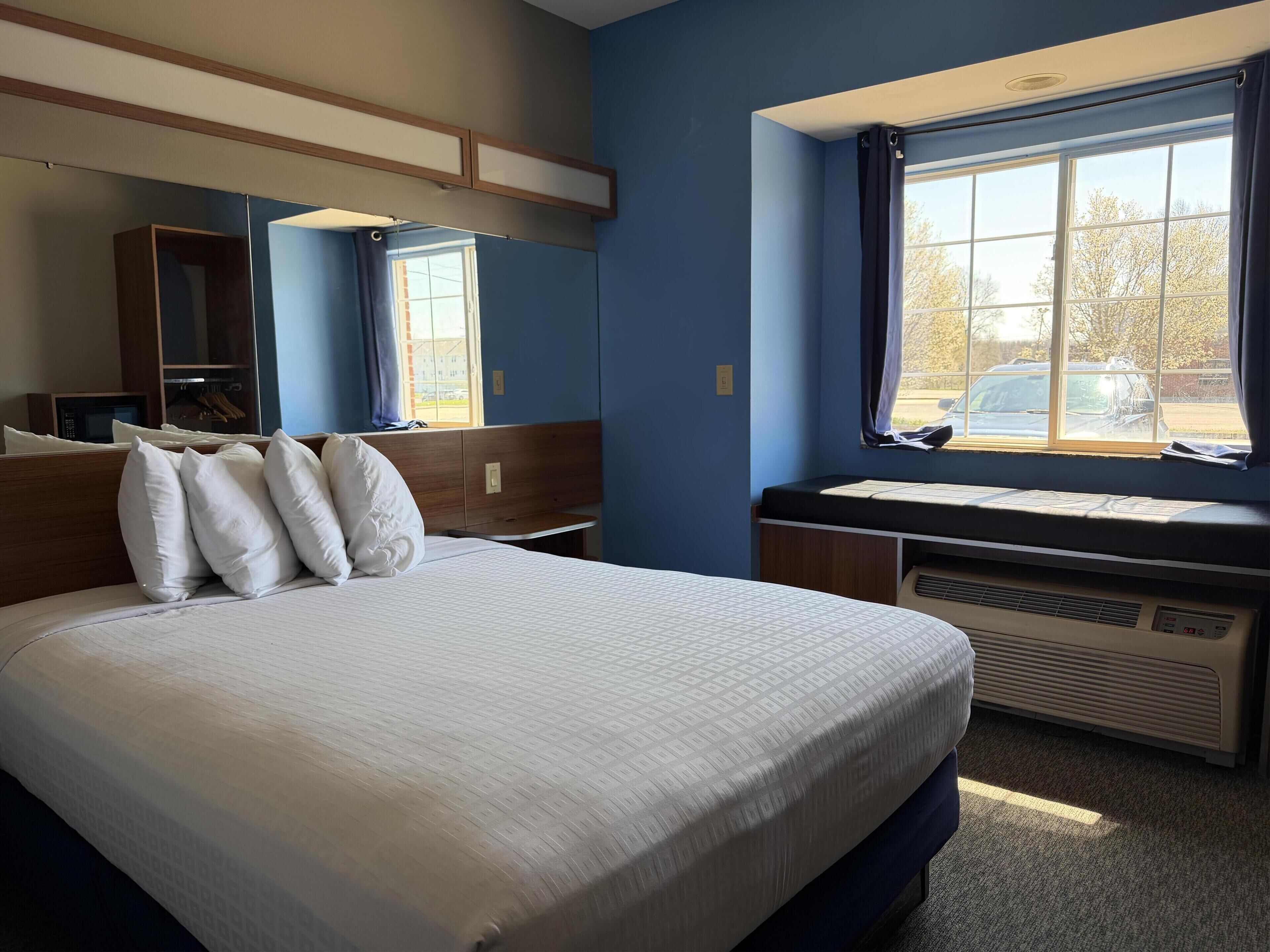 Chambre Standard, 1 grand lit, accessible aux personnes à mobilité réduite | Bureau, espace de travail pour ordinateur portable