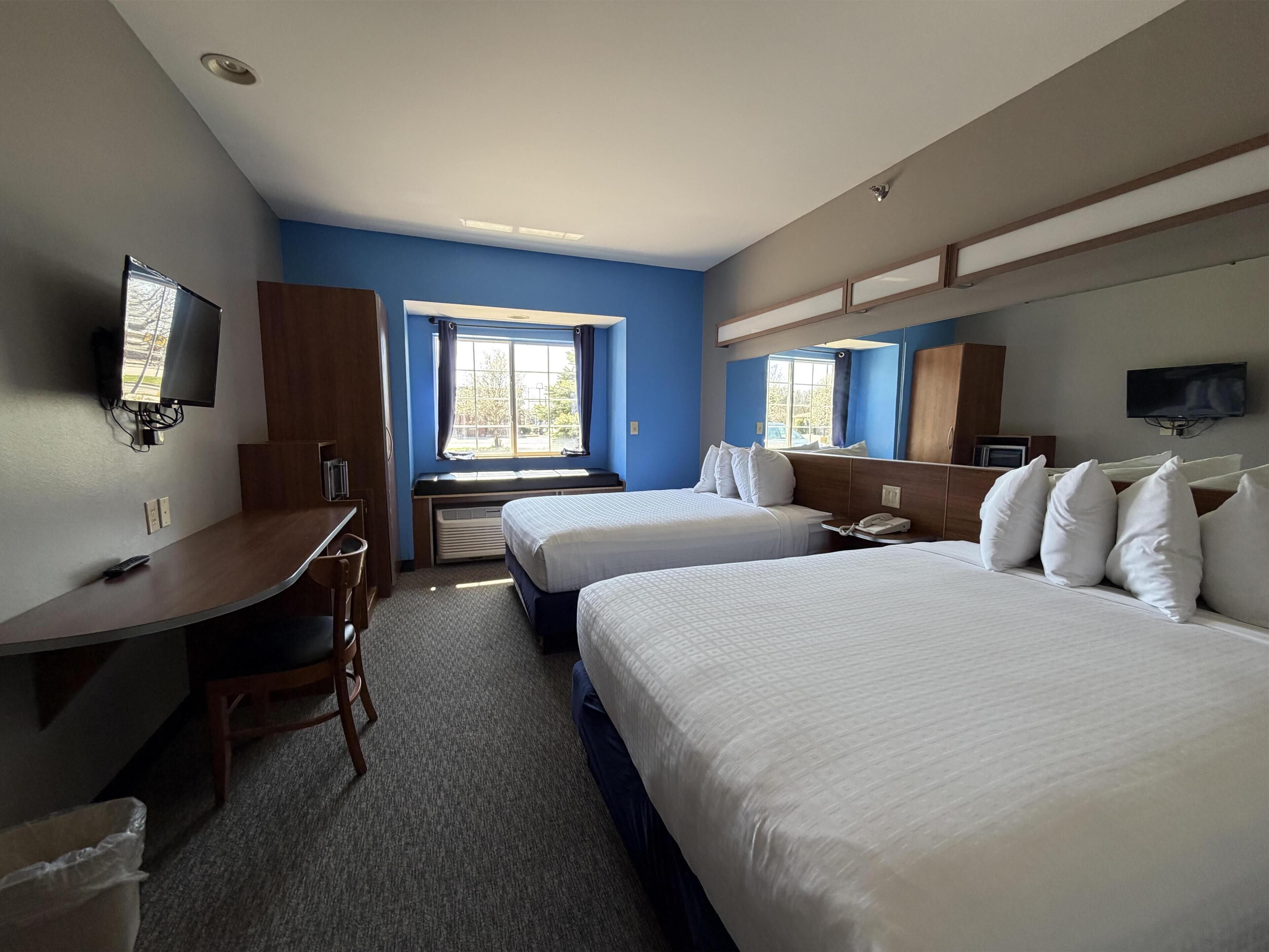 Chambre Standard, 2 grands lits, non-fumeurs, réfrigérateur et four à micro-ondes | Bureau, espace de travail pour ordinateur portable