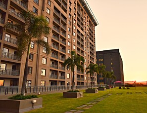 住宿正面 (夜晚)