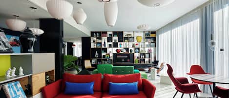 Área de estar no saguão